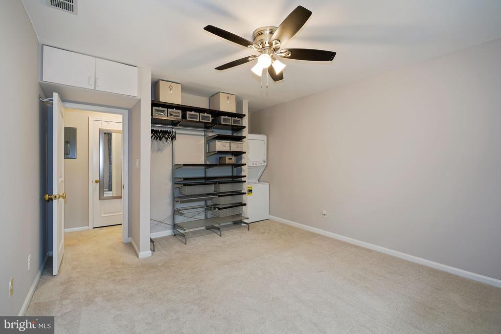 5907 KINGSFORD ROAD G 400