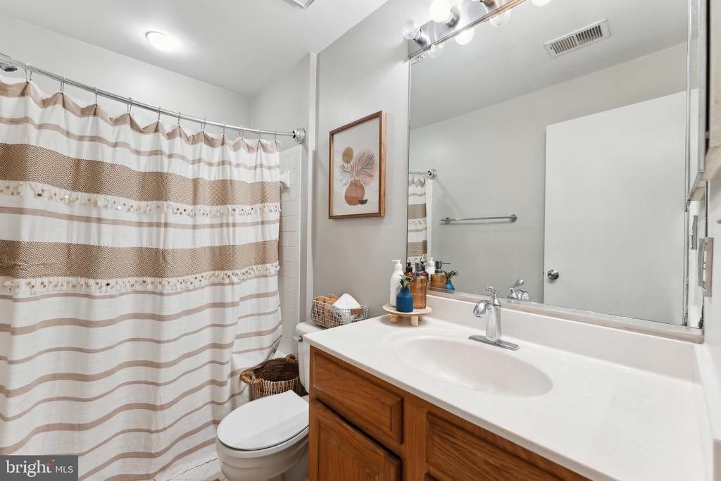 4215 MOZART BRIGADE LANE 33
