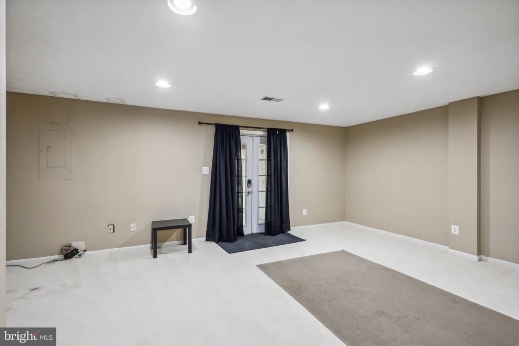 8047 SKY BLUE DRIVE