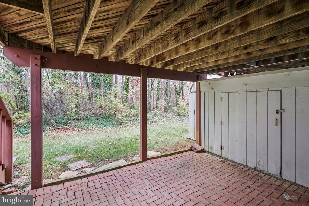 8047 SKY BLUE DRIVE