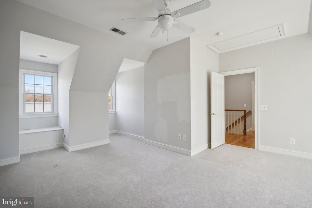 8802 NORTHERN SPRUCE LANE