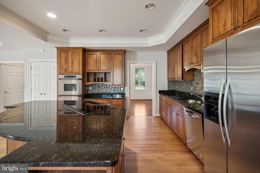 8802 NORTHERN SPRUCE LANE