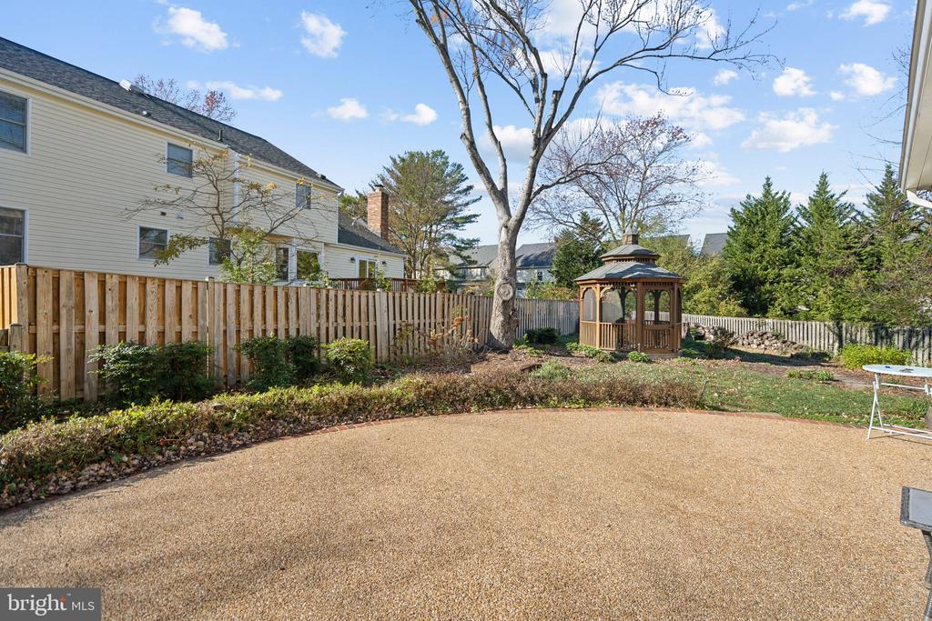8802 NORTHERN SPRUCE LANE