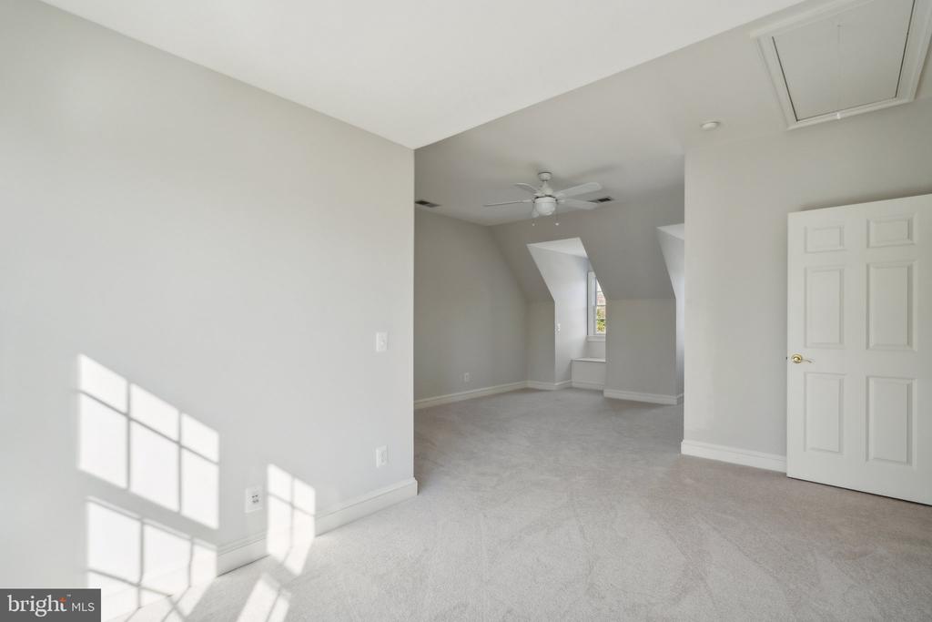8802 NORTHERN SPRUCE LANE