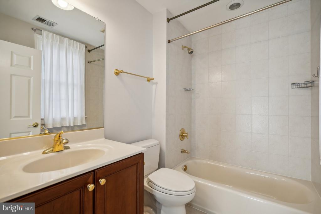8802 NORTHERN SPRUCE LANE