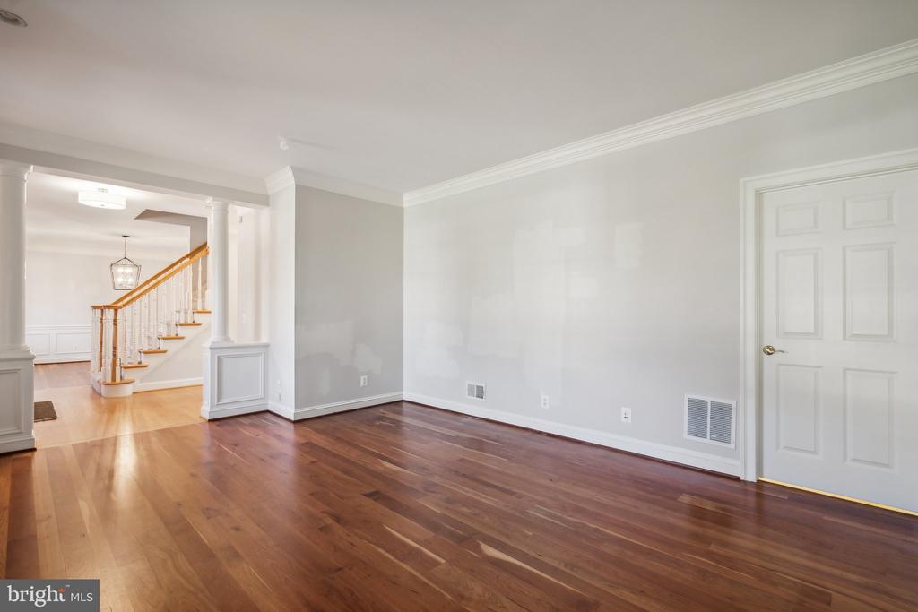 8802 NORTHERN SPRUCE LANE