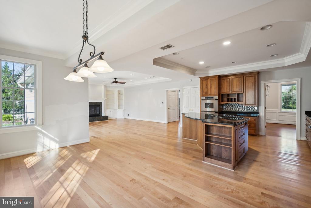 8802 NORTHERN SPRUCE LANE