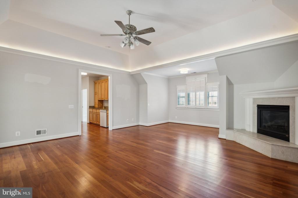 8802 NORTHERN SPRUCE LANE