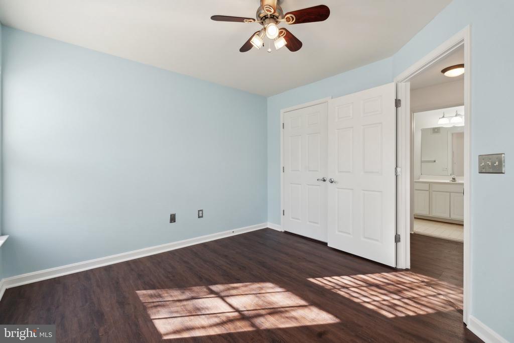 4151 CASTLECARY LANE 401