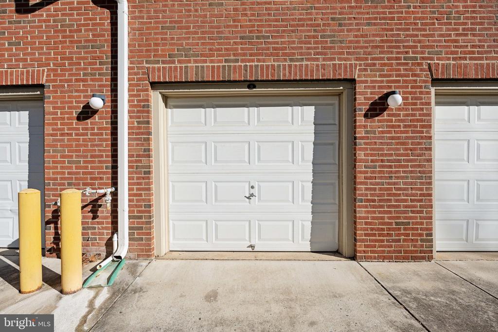4151 CASTLECARY LANE 401