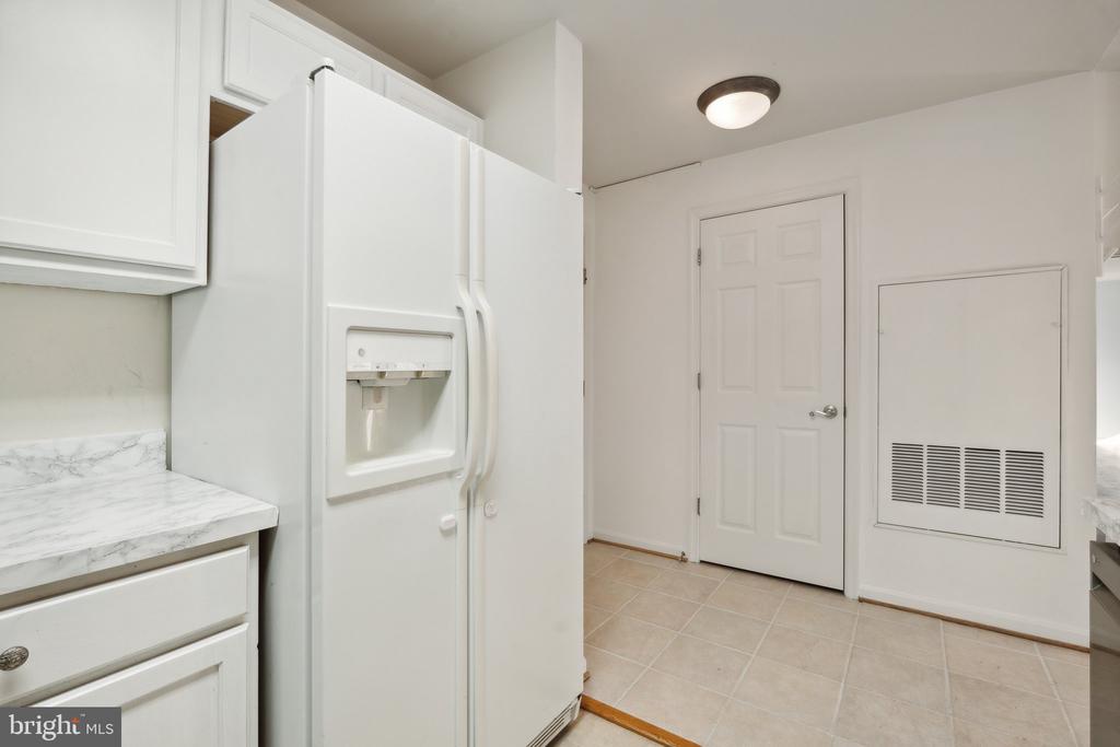 4151 CASTLECARY LANE 401