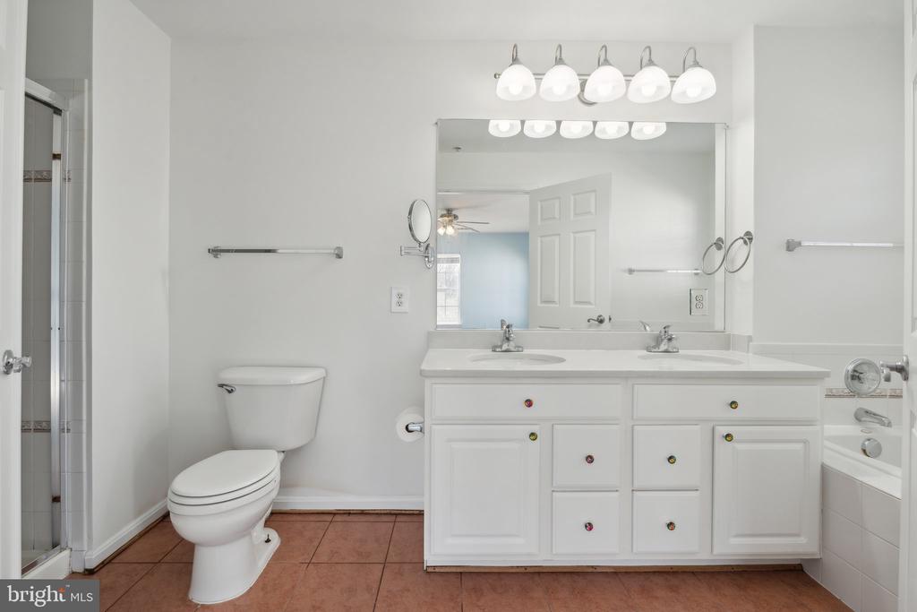 4151 CASTLECARY LANE 401