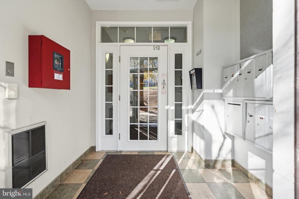 4151 CASTLECARY LANE 401