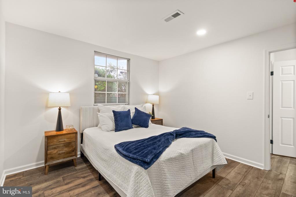 7938 GUNSTON WOODS PLACE