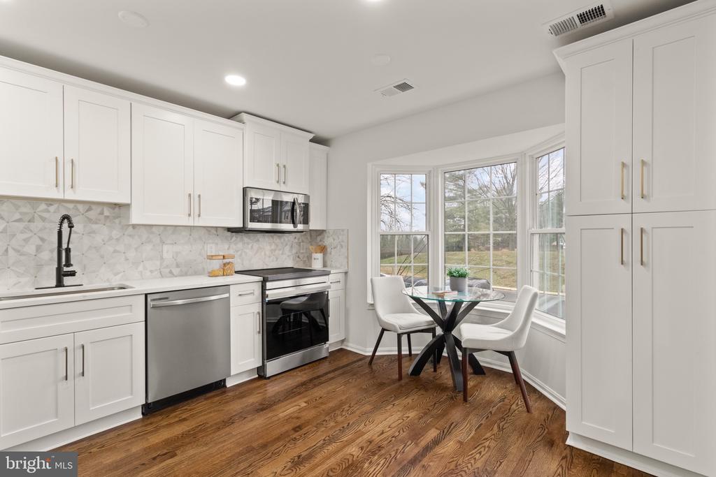 7938 GUNSTON WOODS PLACE