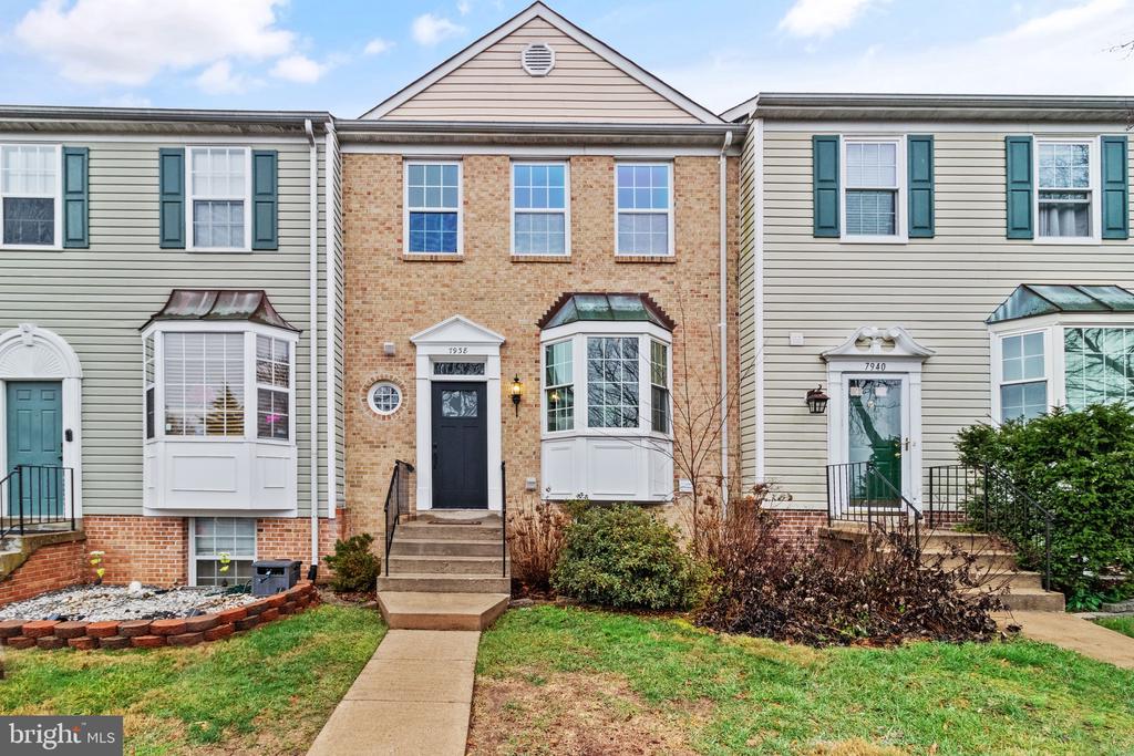 7938 GUNSTON WOODS PLACE