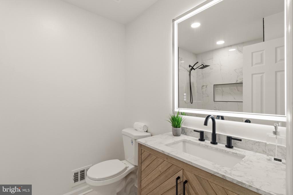 7938 GUNSTON WOODS PLACE