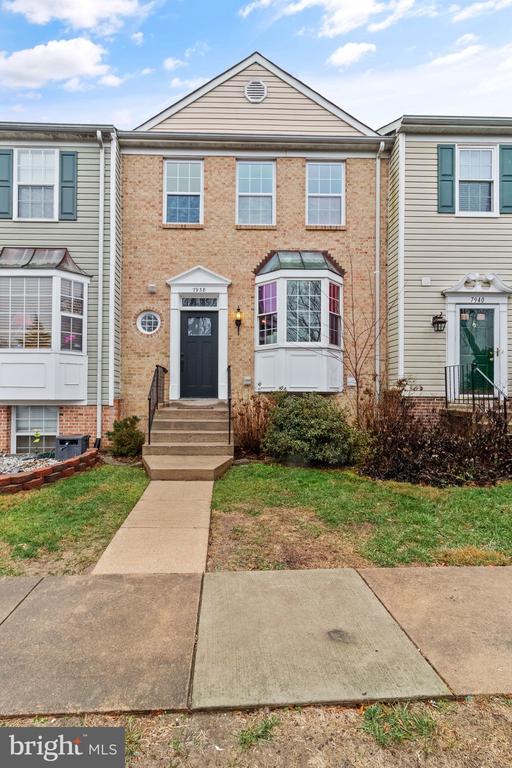 7938 GUNSTON WOODS PLACE
