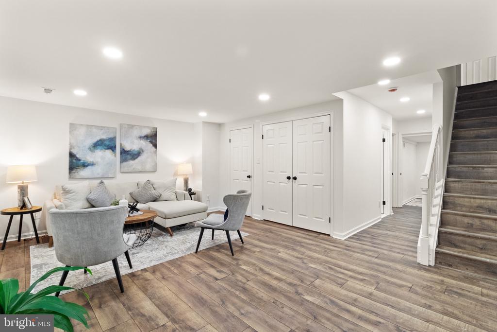 7938 GUNSTON WOODS PLACE