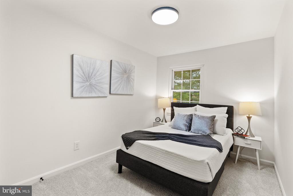 7938 GUNSTON WOODS PLACE