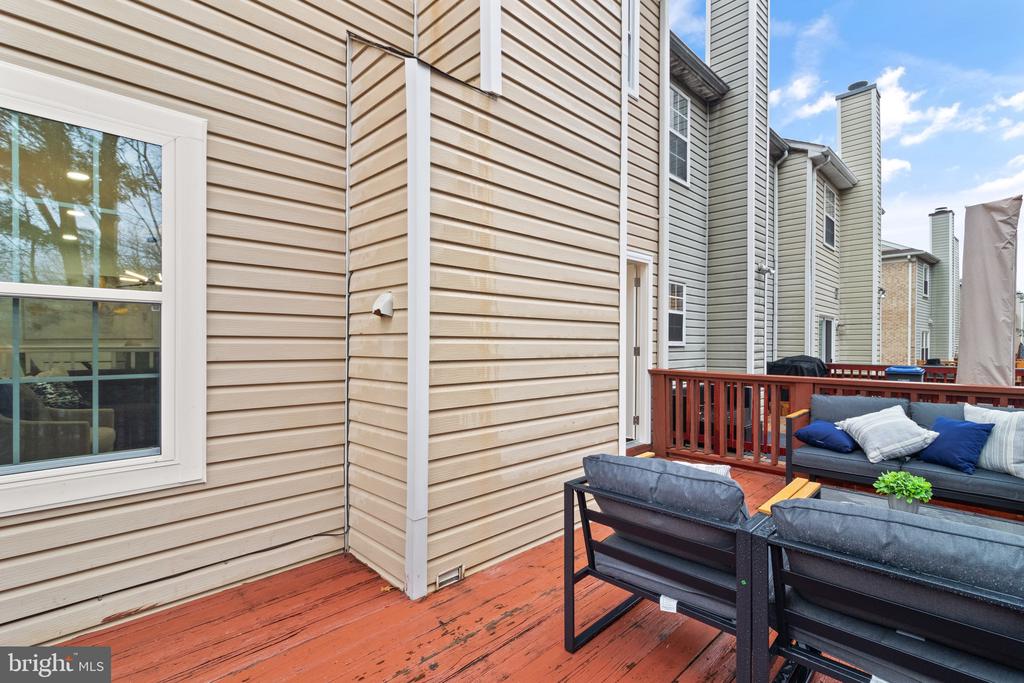 7938 GUNSTON WOODS PLACE