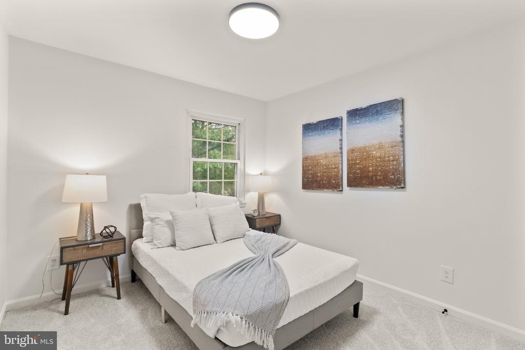 7938 GUNSTON WOODS PLACE