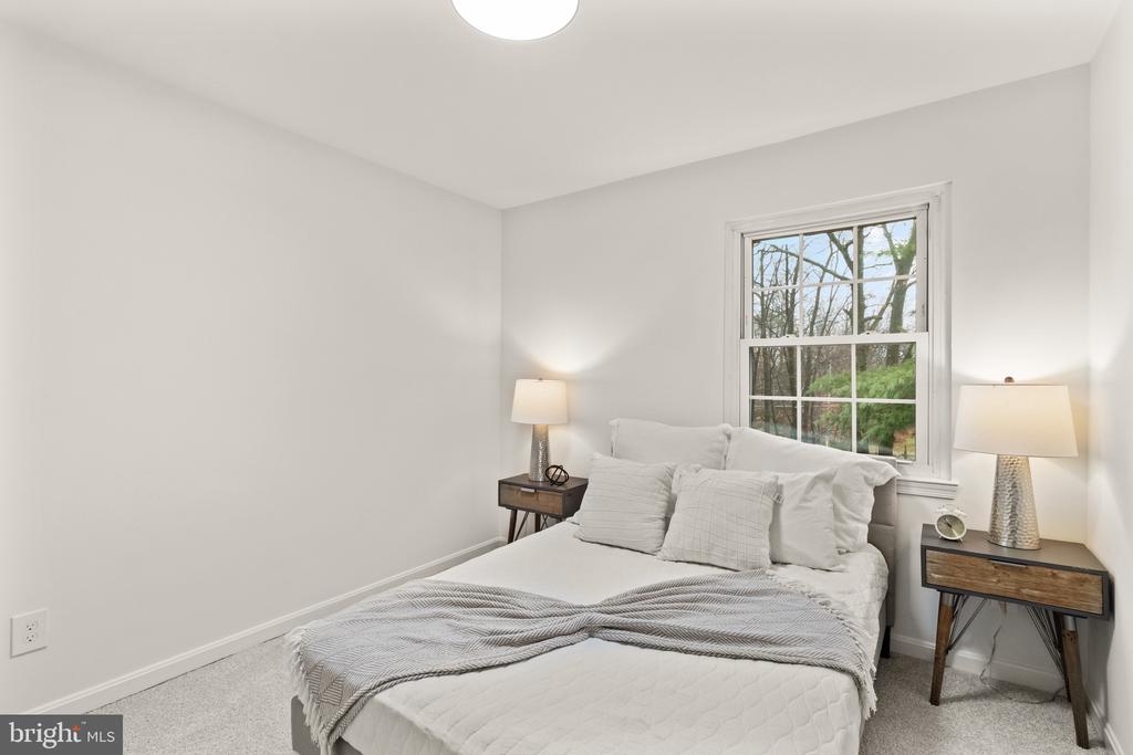 7938 GUNSTON WOODS PLACE