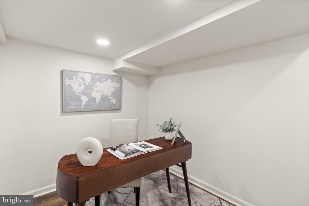 7938 GUNSTON WOODS PLACE