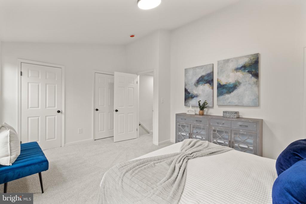 7938 GUNSTON WOODS PLACE