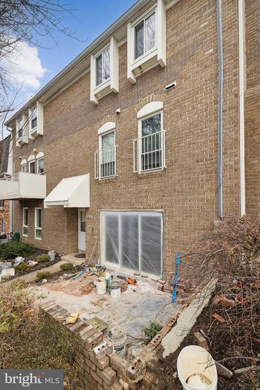 3839 PERSIMMON CIRCLE