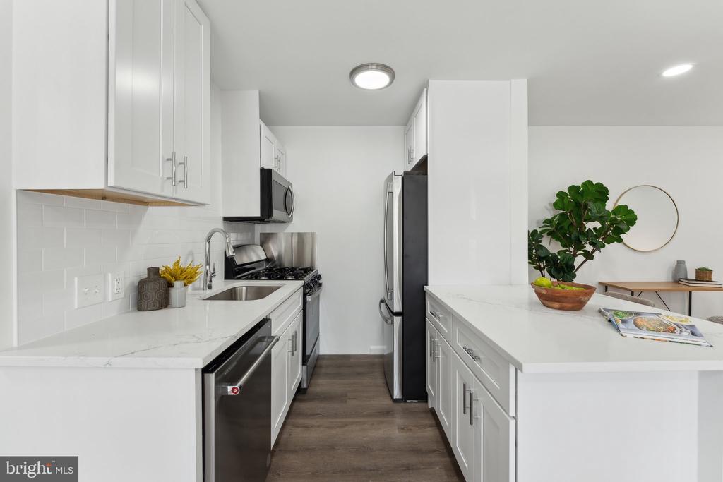 4335 AMERICANA DRIVE