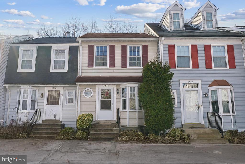 5548 WOODLAWN MANOR COURT
