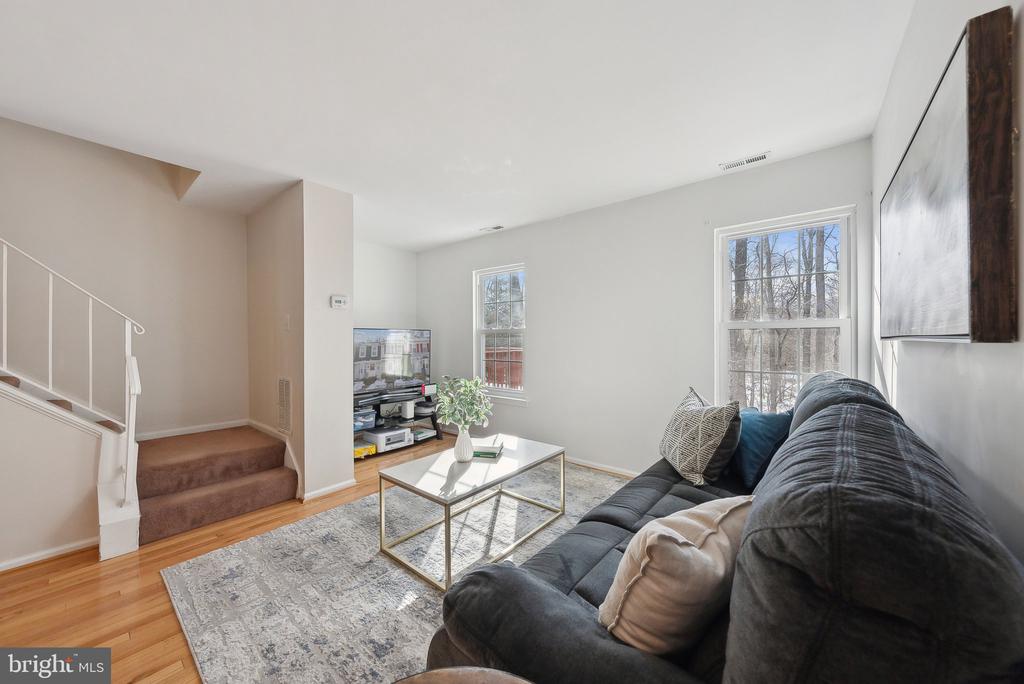 5548 WOODLAWN MANOR COURT