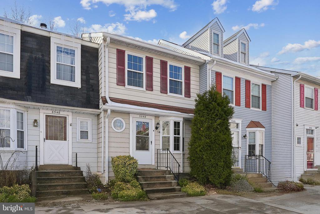 5548 WOODLAWN MANOR COURT