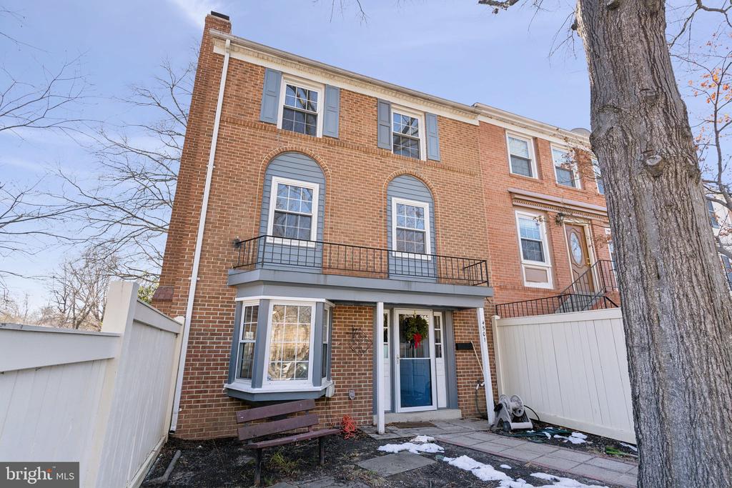 4501 SQUIREDALE SQUARE
