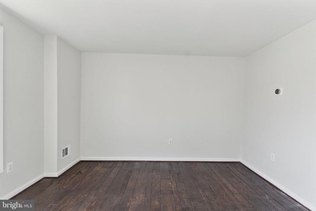 4501 SQUIREDALE SQUARE