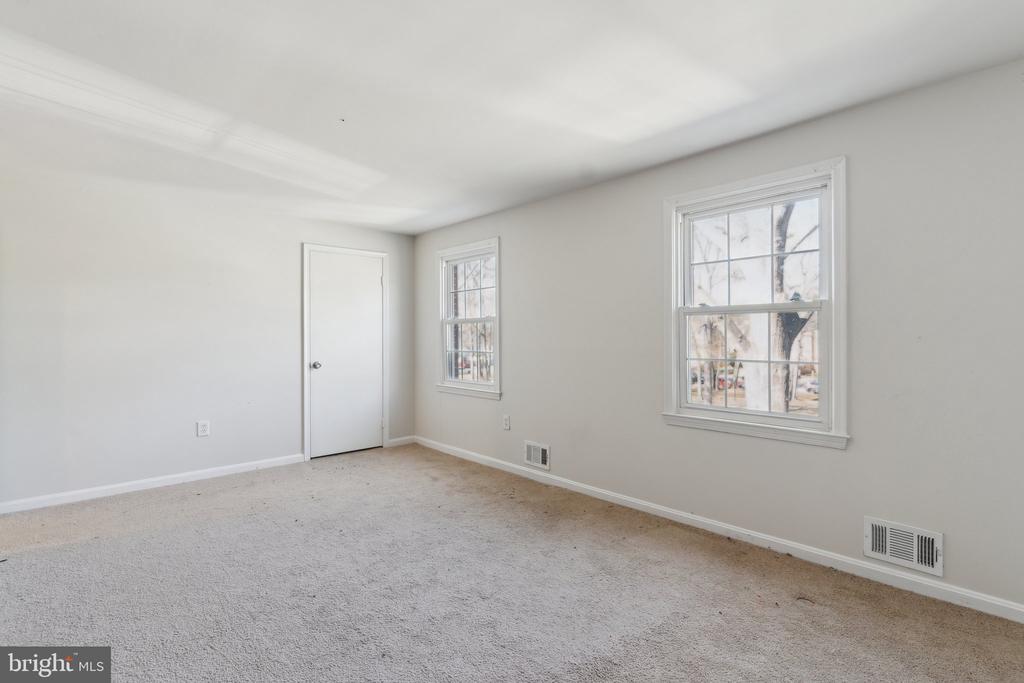 4501 SQUIREDALE SQUARE