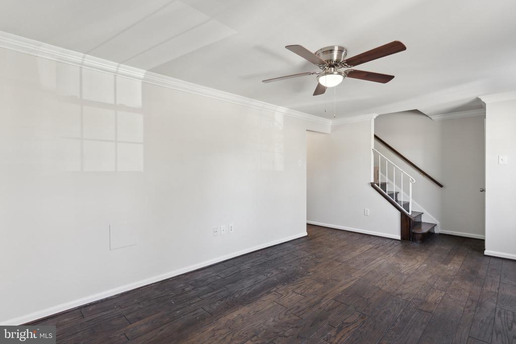 4501 SQUIREDALE SQUARE