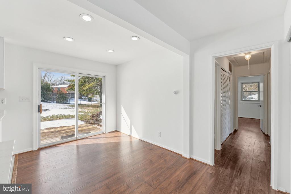 5810 LARPIN LANE