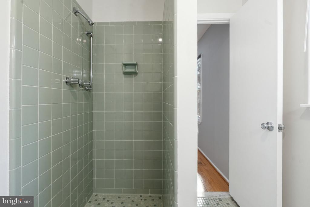 1902 CONTRALTO COURT
