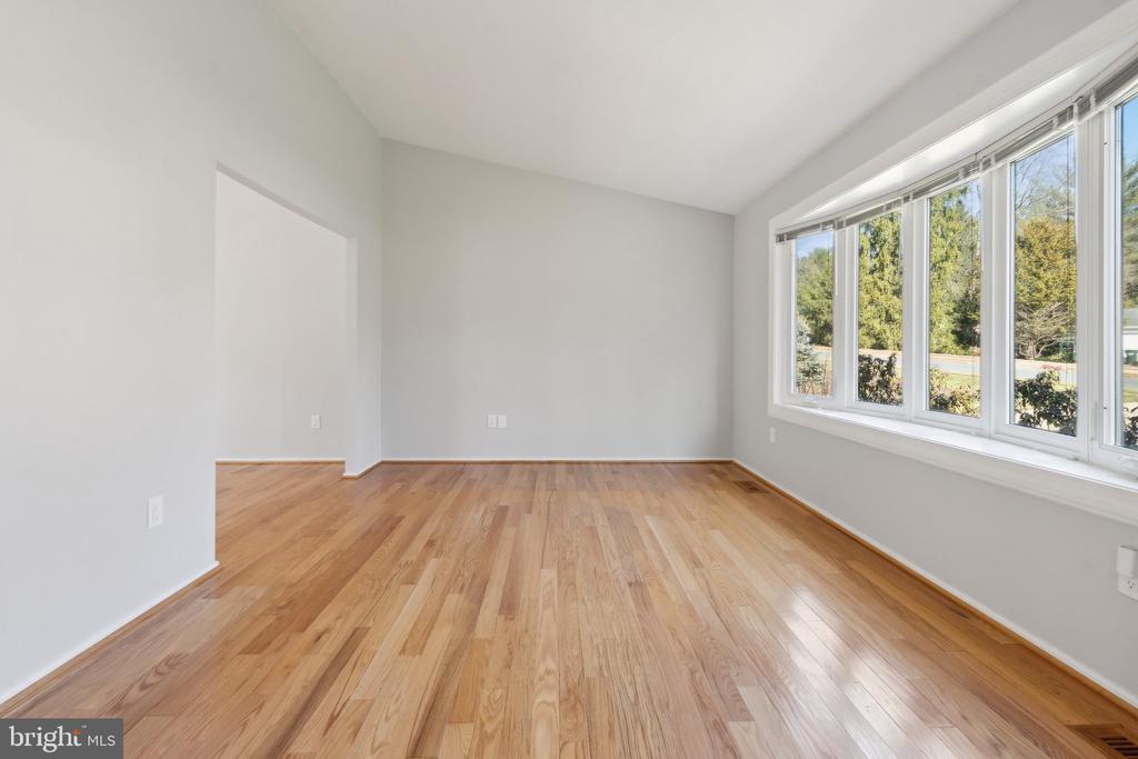 1902 CONTRALTO COURT
