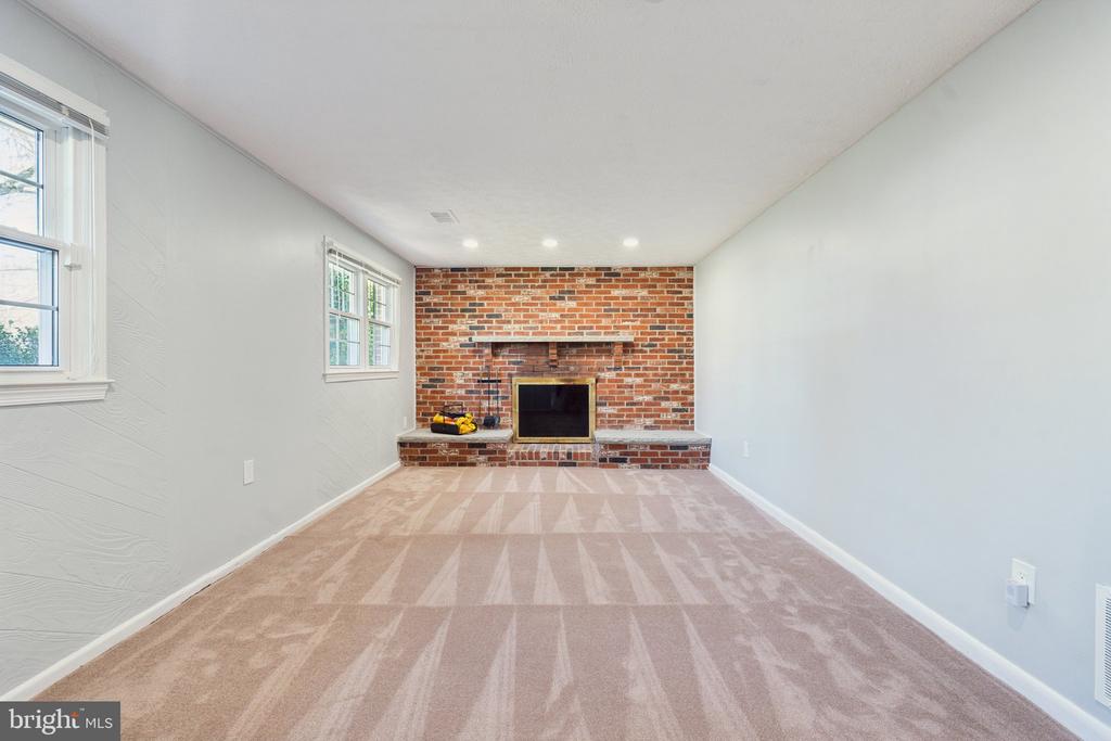 1902 CONTRALTO COURT