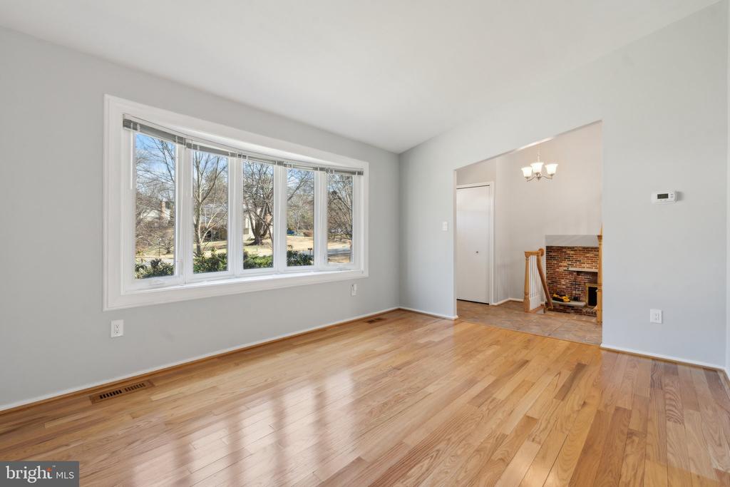 1902 CONTRALTO COURT