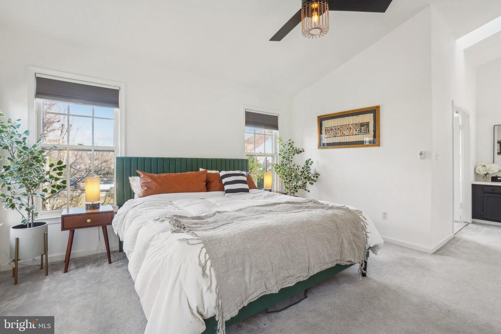 5908 SANDBROOK COURT