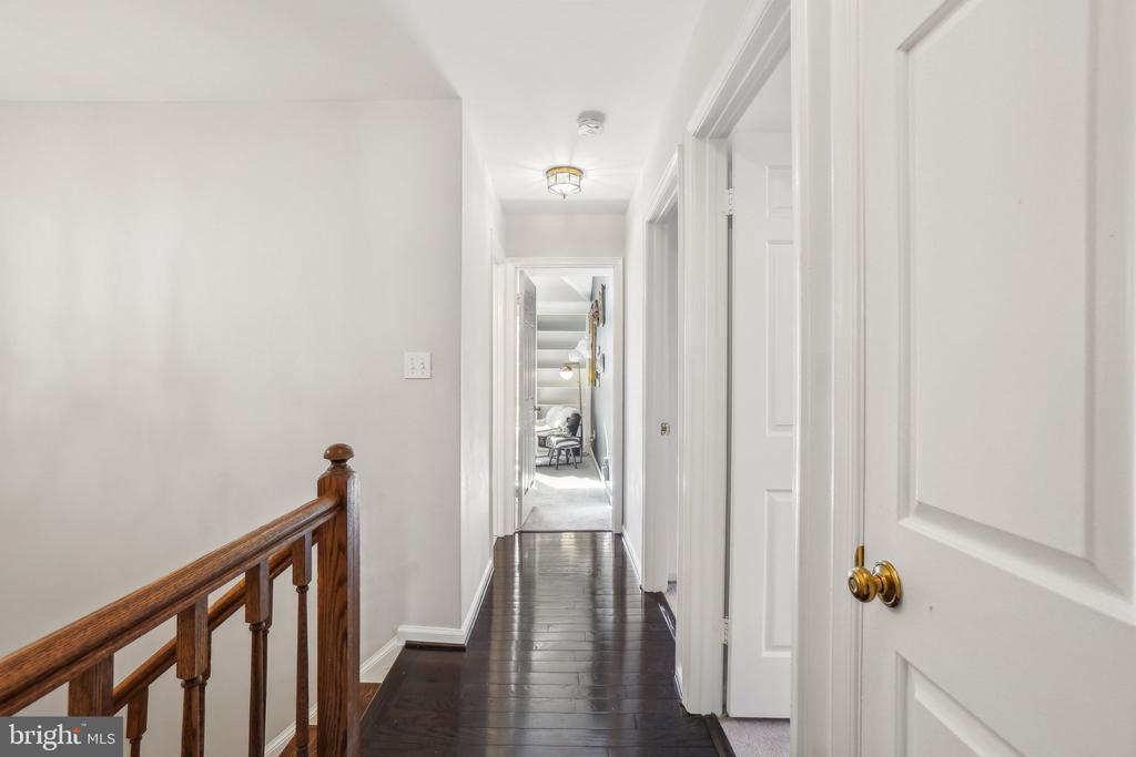 5908 SANDBROOK COURT