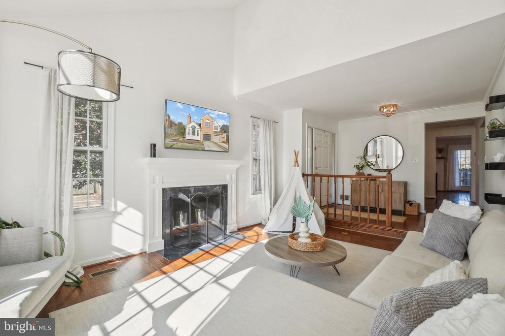 5908 SANDBROOK COURT