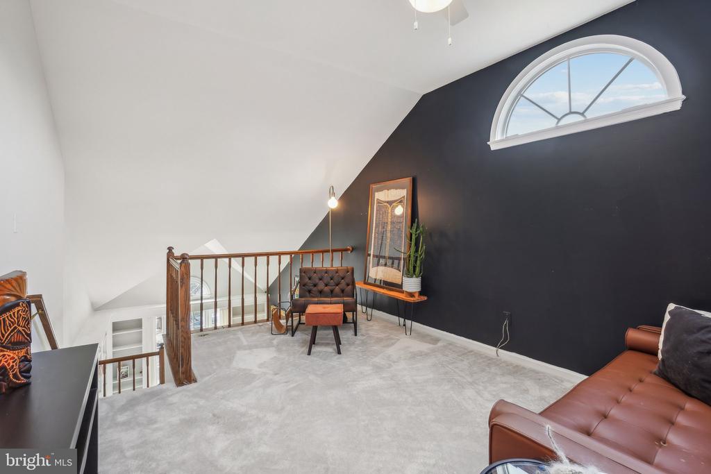 5908 SANDBROOK COURT