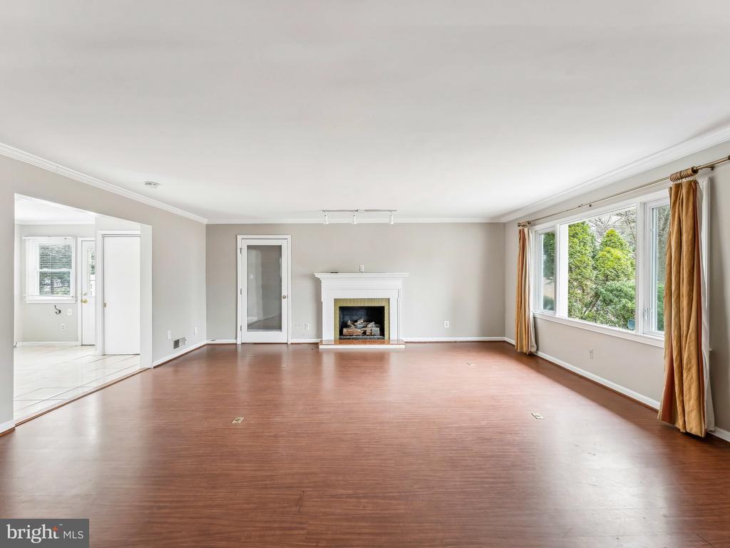 3463 WASHINGTON DRIVE