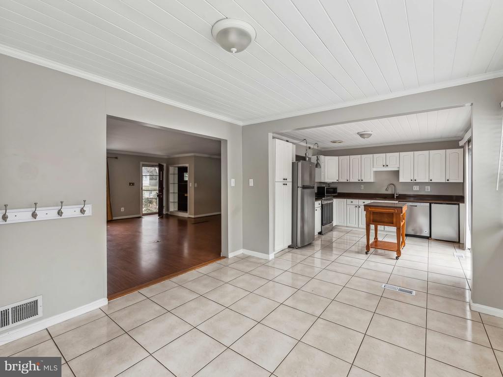 3463 WASHINGTON DRIVE