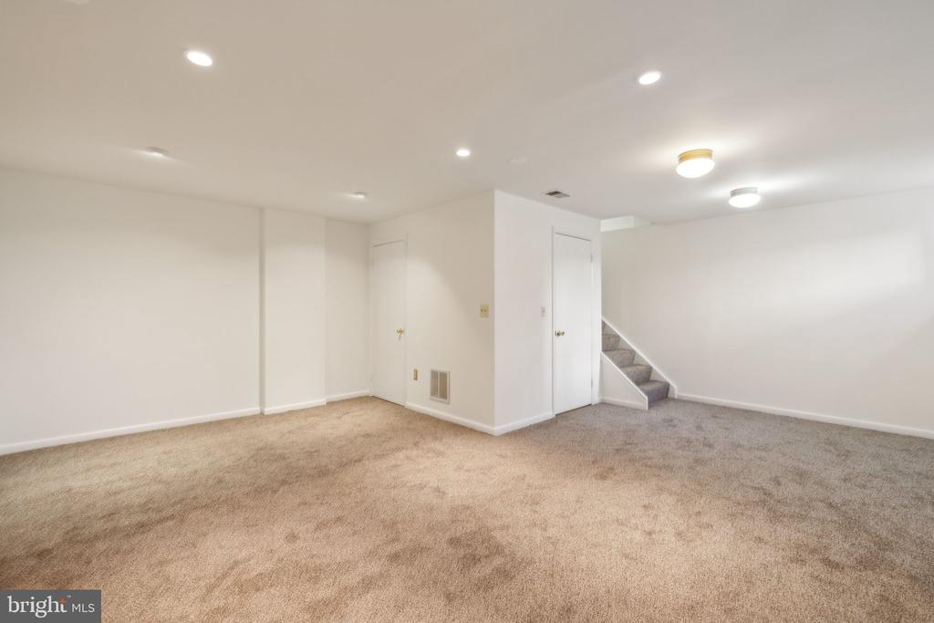 9706 ROSSETTI COURT
